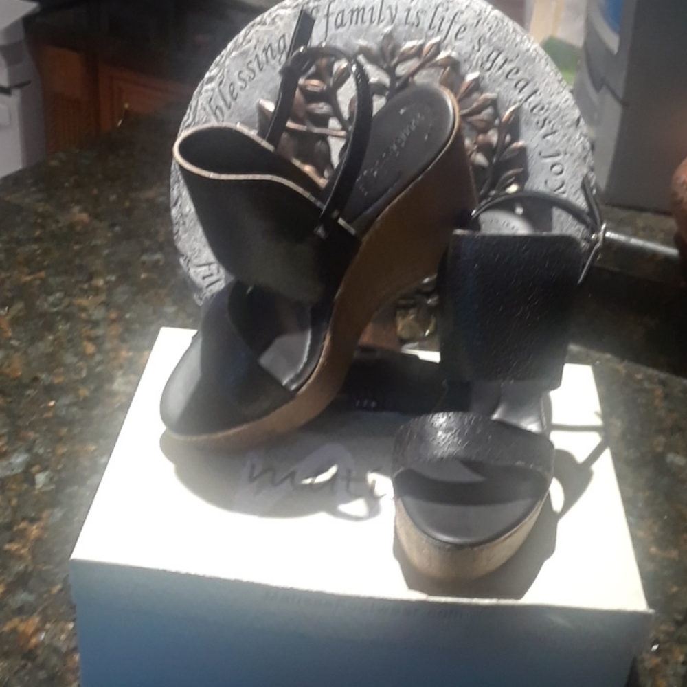 Matisse Dante, black leather platform sand… - Picture 7 of 7